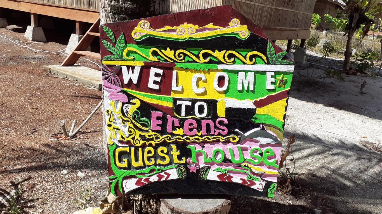 Erens Guest House Waisai Exterior foto