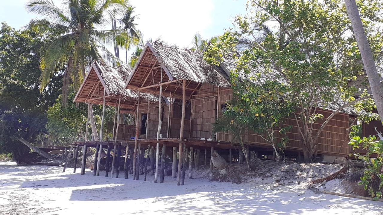 Erens Guest House Waisai Exterior foto