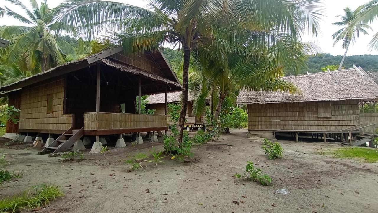 Erens Guest House Waisai Exterior foto