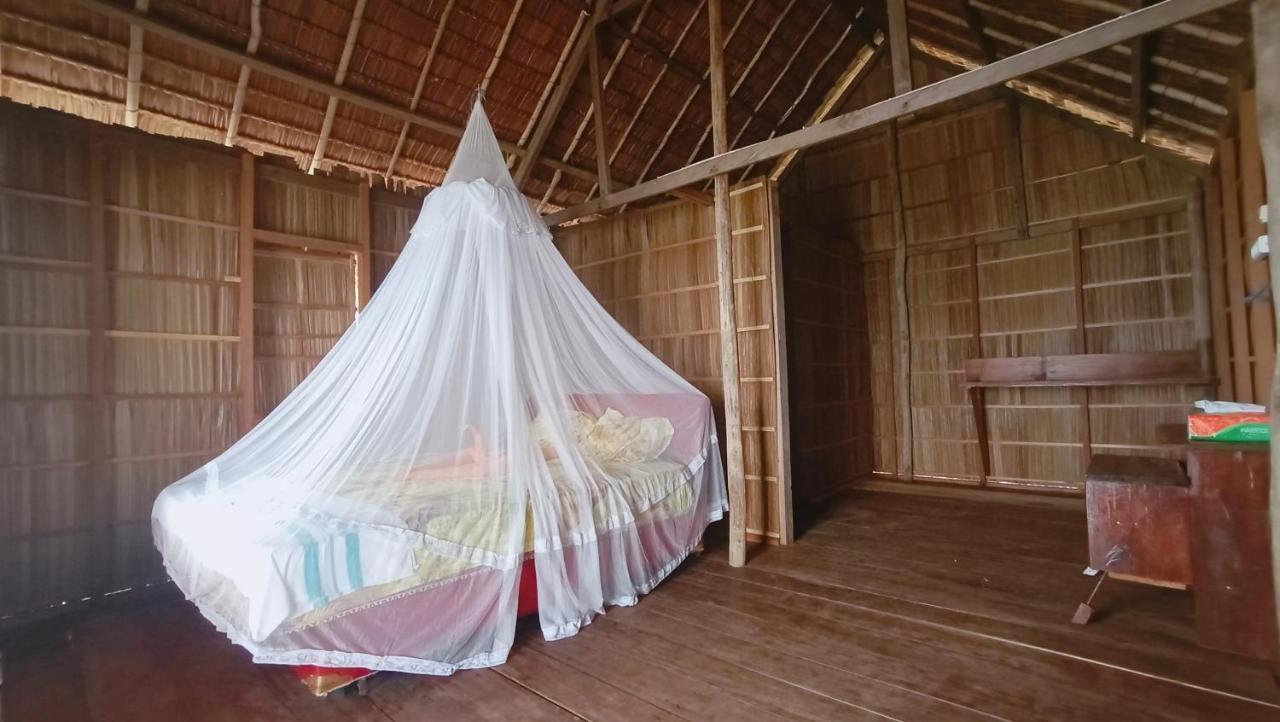 Erens Guest House Waisai Exterior foto